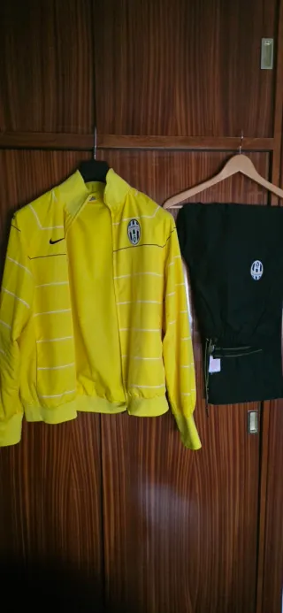 Chándal Nike Amarillo y Negro Talla M