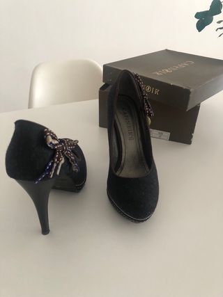 Zapatos de tacón CAFÉNOIR gris con lazo lateral