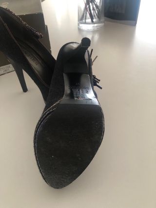 Zapatos de tacón CAFÉNOIR gris con lazo lateral