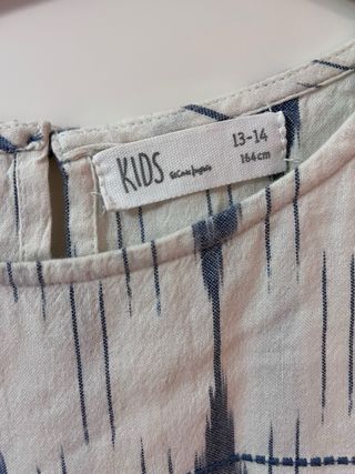 Blusa. Talla 13-14 Kids y Zara  7€ cada una