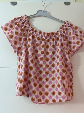 Blusa. Talla 13-14 Kids y Zara  7€ cada una