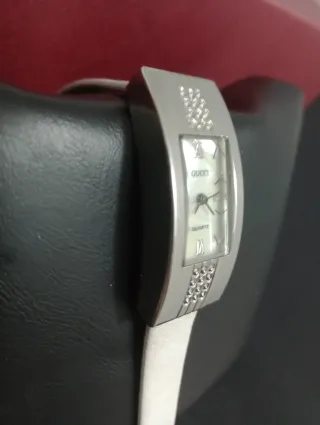 Relógio Gucci Prata e Branco