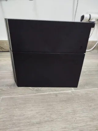 PlayStation 4 Slim 1TB (Mod CUH-2016A) Como nueva