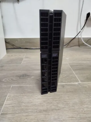 PlayStation 4 Slim 1TB (Mod CUH-2016A) Como nueva