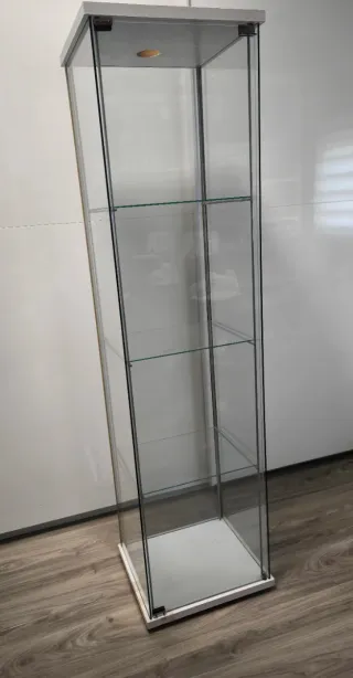 Vitrina de cristal con baldas