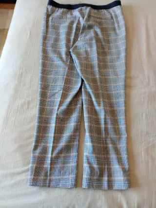 Pantalón de cuadros Zara