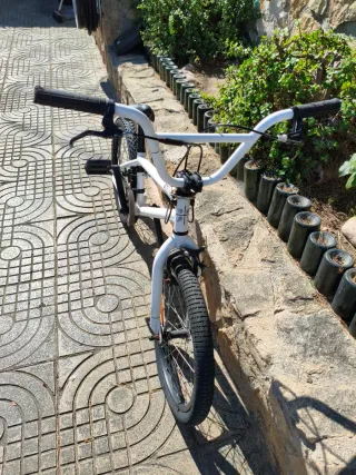 Bicicleta BMX GT Bikes Blanca 20" TT