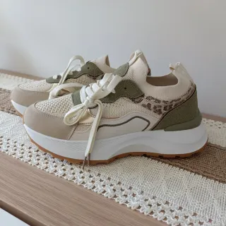 Zapatillas Beige y Verde
