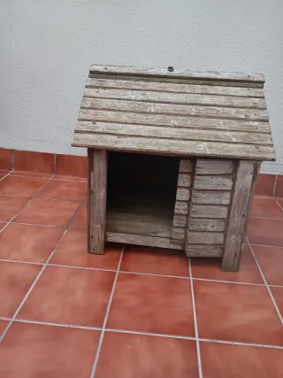 Caseta para perros de madera