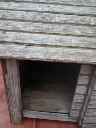 Caseta para perros de madera