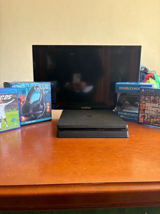 Consola PS4 Slim Negra + Juegos y Accesorios