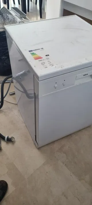 Lavavajillas Blanco y Gris