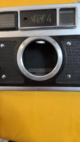 Fotocamera Fed 4 vintage con custodia