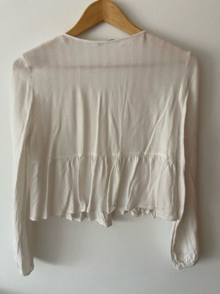 Blusa blanca con encaje