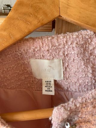Chaqueta americana en bouclé rosa pastel H&M