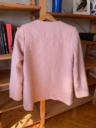 Chaqueta americana en bouclé rosa pastel H&M