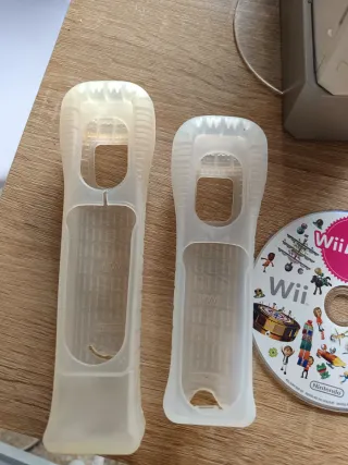 Nintendo Wii + 2 mandos + Monster Hunter 3