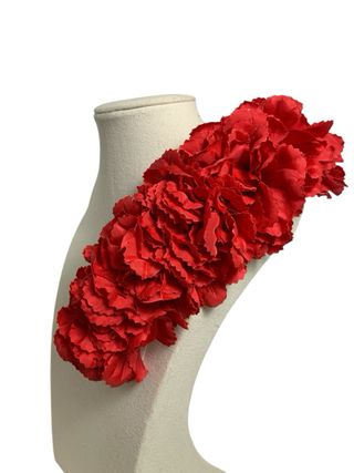 Diadema flamenca claveles rojo mide 22cm