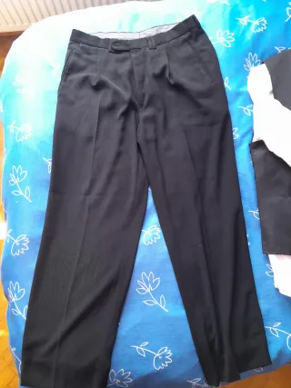 Uniforme unisex negro y blanco