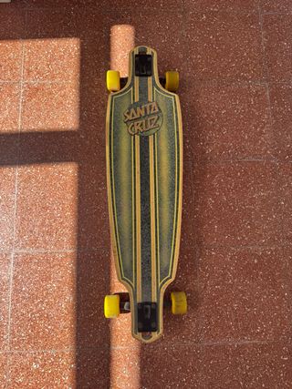 Longboard Santa Cruz , se usó 3 dias. Costó 320€