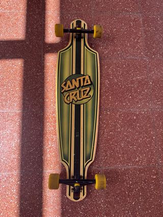 Longboard Santa Cruz , se usó 3 dias. Costó 320€