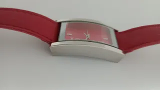 Relógio Gucci Vermelho e Prata