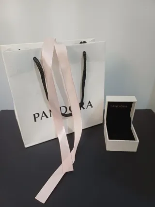Bolsa y caja Pandora