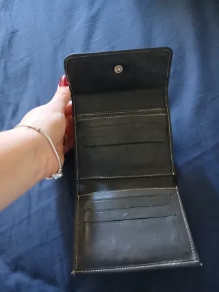 Billetera de cuero negra