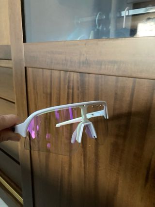 Gafas de sol deportivas blancas y rosas