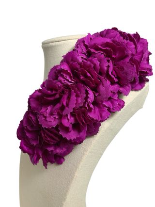 Diadema Claveles Flamenca Morado mide 22cm