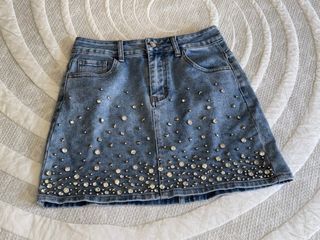 Falda vaquera con pedrería