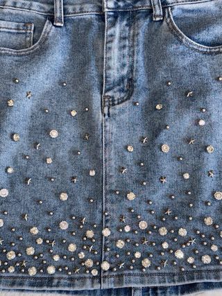 Falda vaquera con pedrería