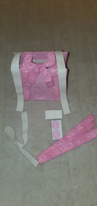 Confezione regalo Swarovski rosa e bianco