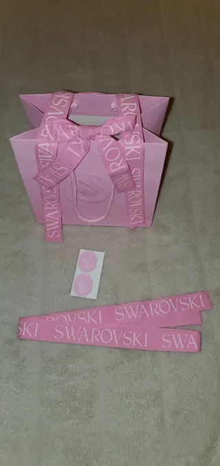 Confezione regalo Swarovski rosa e bianco