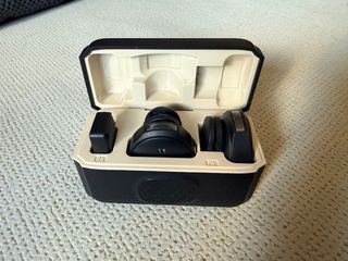 Micrófonos con base de carga y clips imantados