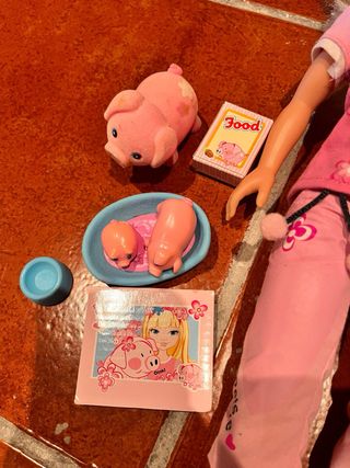 Nancy Muñeca con Accesorios de Cerdo