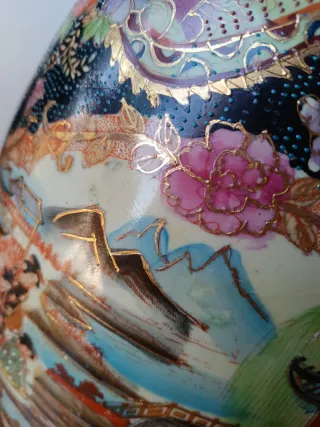Huevo porcelana japonés hecho a mano