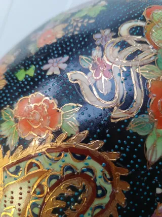 Huevo porcelana japonés hecho a mano