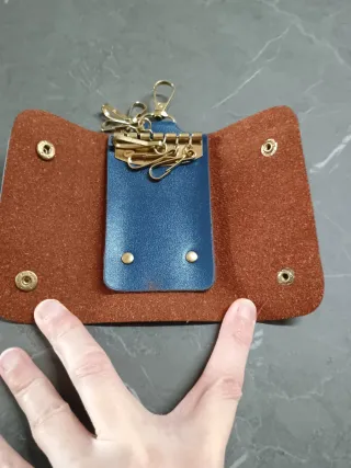 Portachiavi blu con moschettone