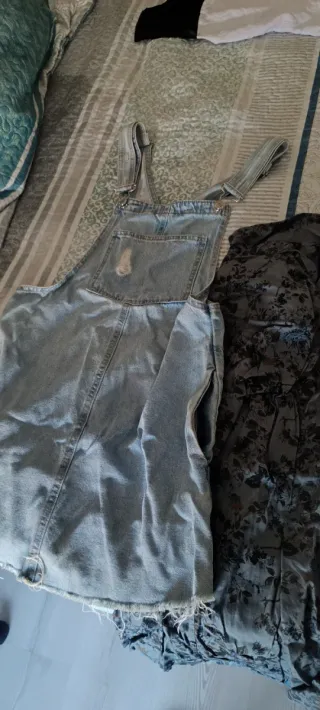 Lote grande de ropa Bershka, Stradivarius...