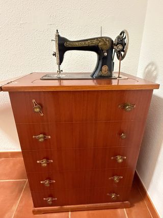 Máquina de coser Singer antigua