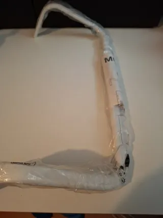 Supporto murale bianco in metallo di Ikea