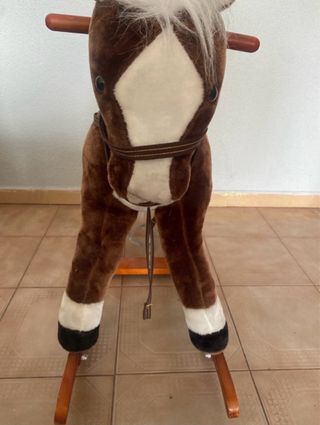 Caballo balancín marrón para niños