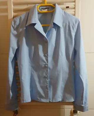 Camisa vintage azul con hombreras