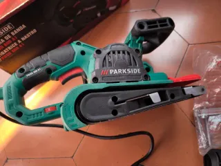 Lijadora de banda Parkside PBSD 600 A1