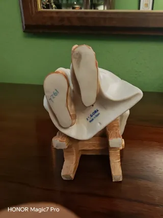 Figura de colección monje anciano de algora.