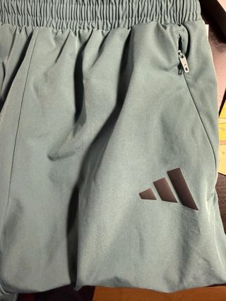 Pantalón corto deportivo Adidas hombre