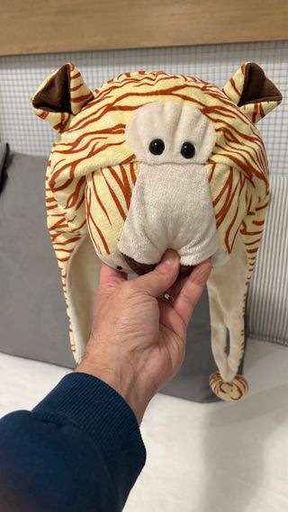 Gorro de peluche de tigre con orejas