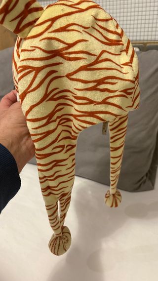 Gorro de peluche de tigre con orejas