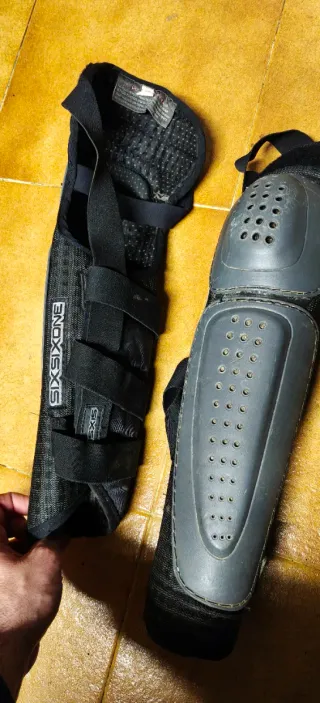 Rodilleras Sixsixone talla universal